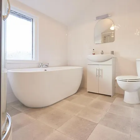 4 Bed In Sz443 Holiday home